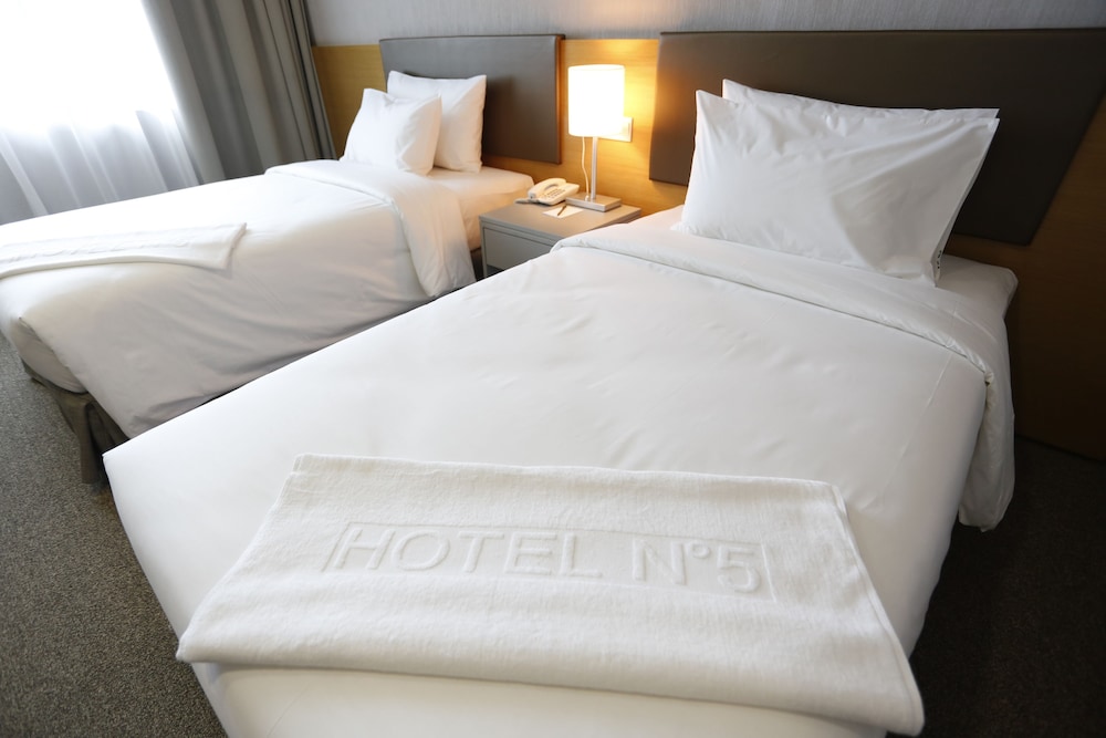 Hotel No5 27/52