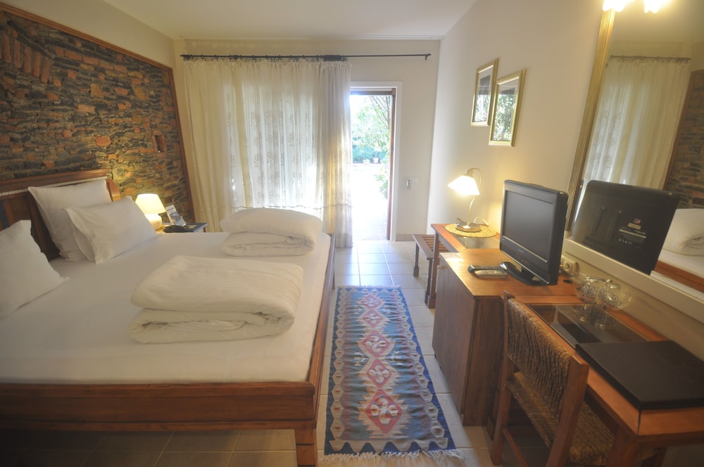 El Vino Hotel Suites photo3