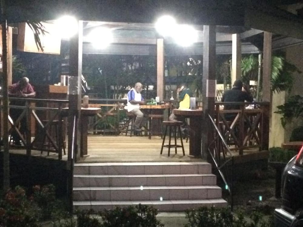 Madang Star International Hotel 53/60