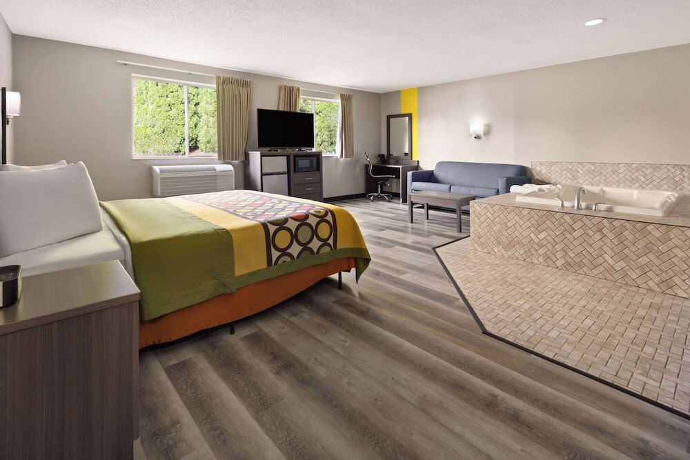 Deluxe, Studio, Suite, King Bed
