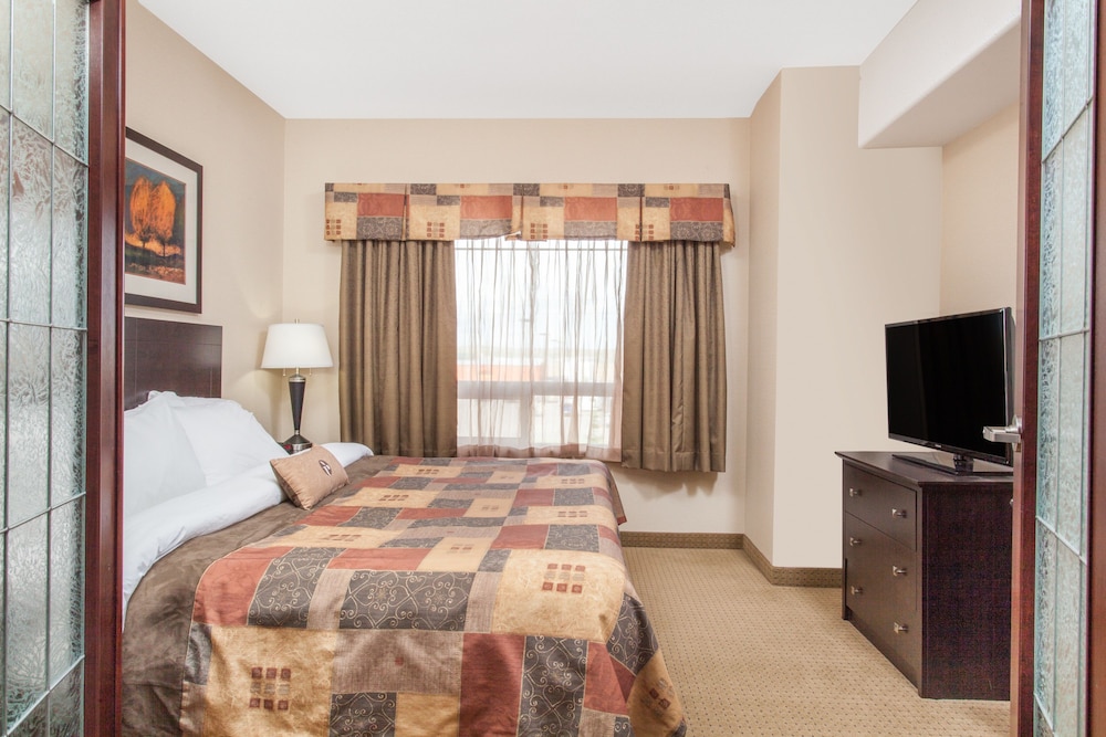 Ramada Westlock 10/37