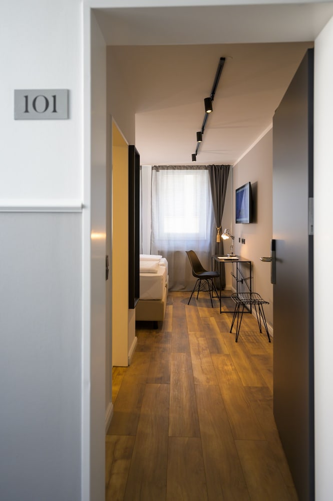 Nikii City Hotel 14/42