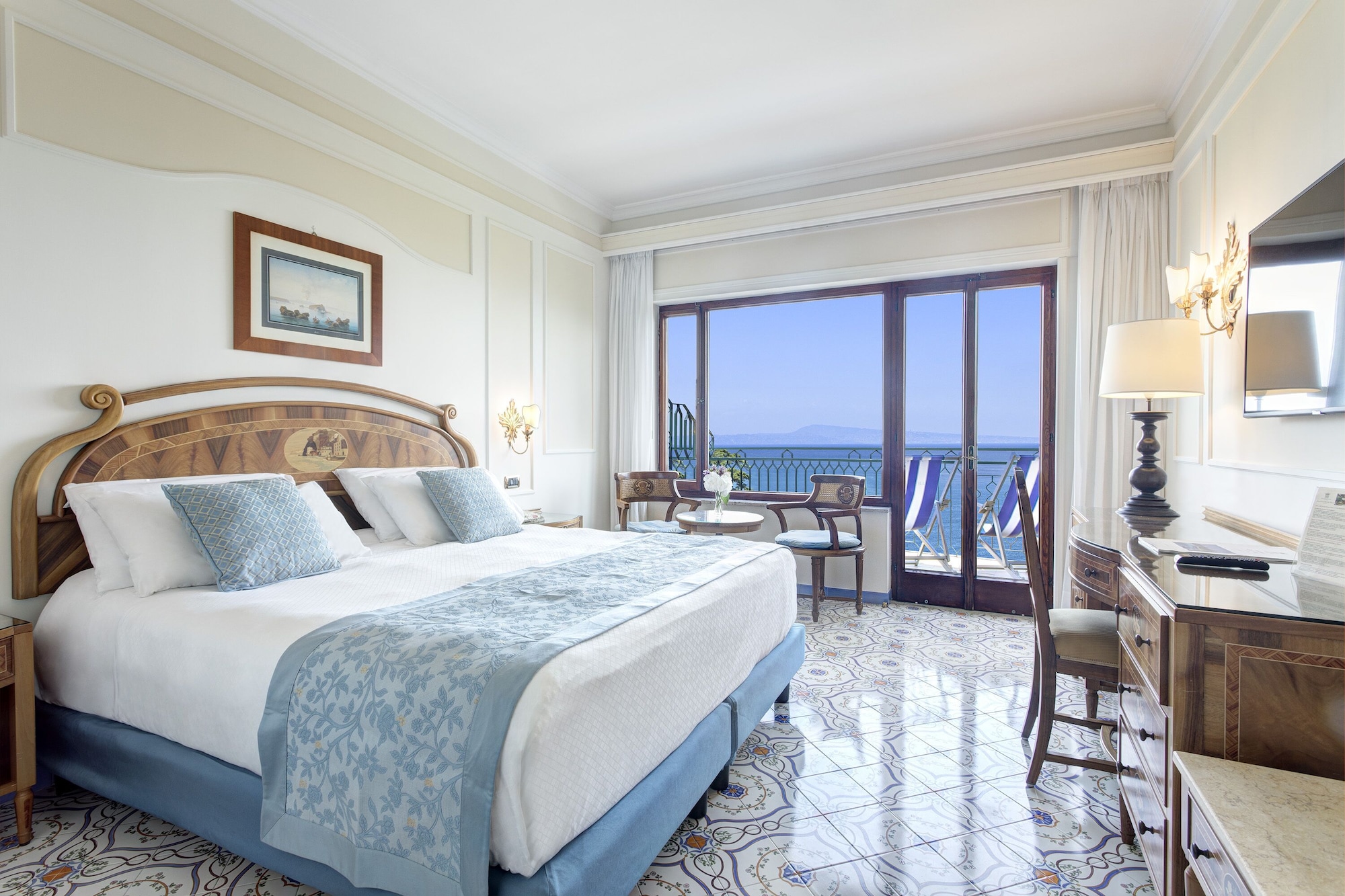 PREMIER, DOUBLE OR TWIN BED, SEA VIEW, TERRACE