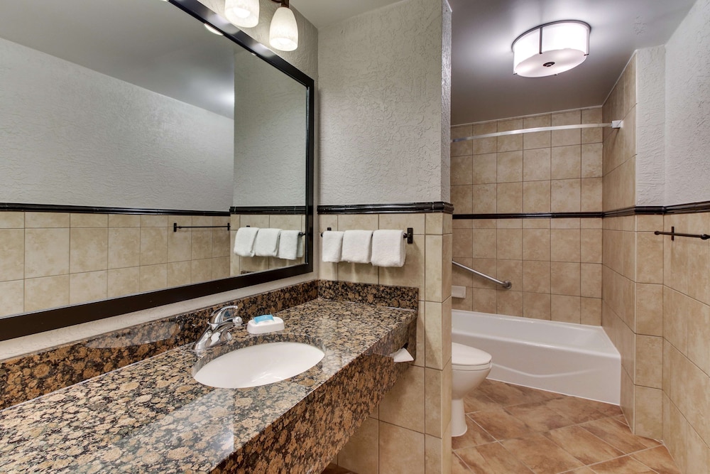 Drury Inn and Suites Phoenix Happy Valley 50/50
