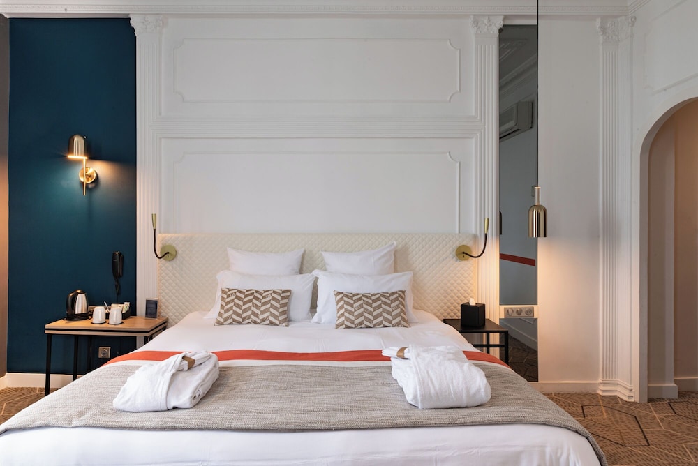 COMFORT, DOUBLE BED