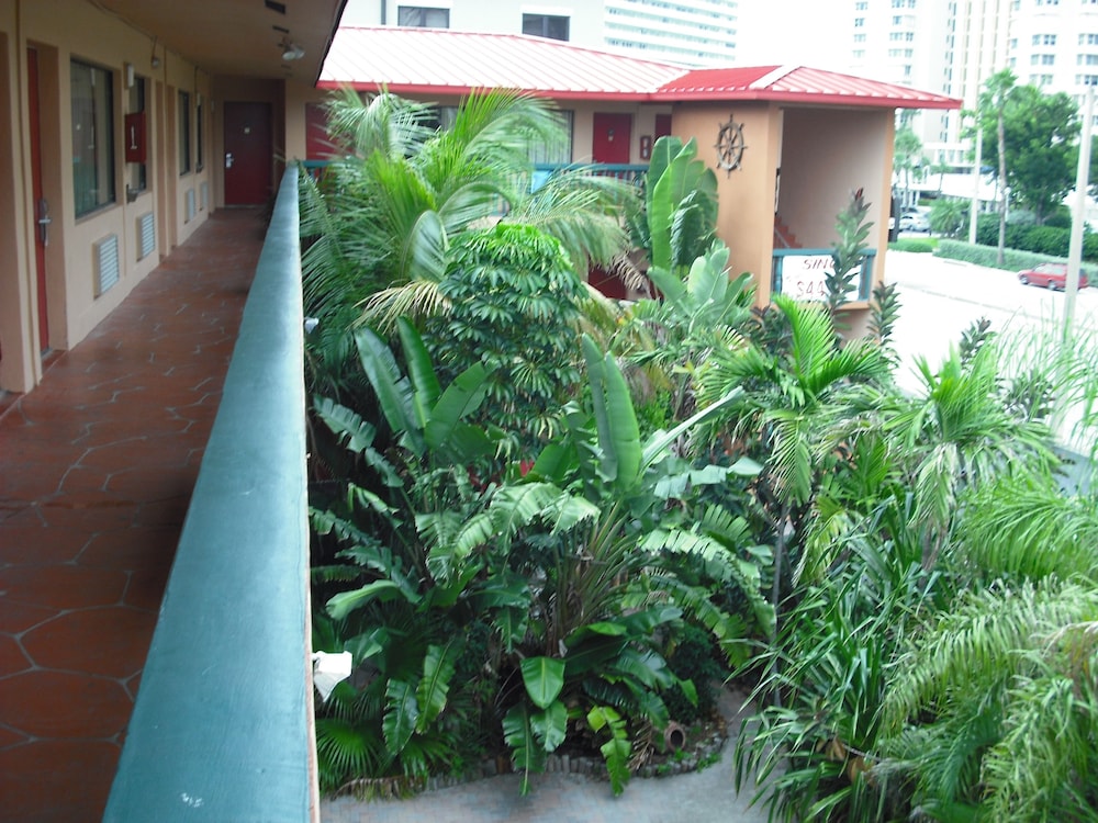 Fort Lauderdale Beach Resort Hotel And Suites 35/42