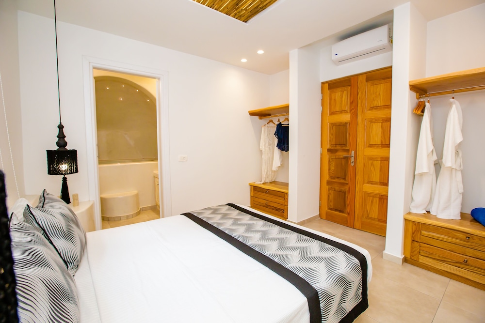 Perla Nera Suites 10/50
