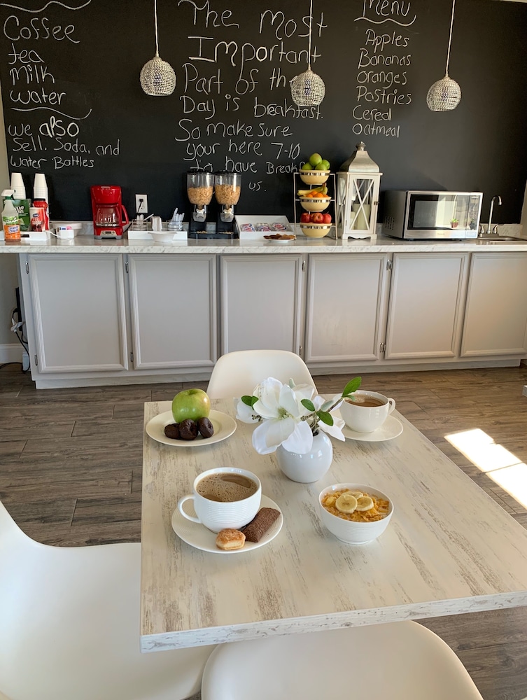 Stratus Suites Boutique Hotel 25/39
