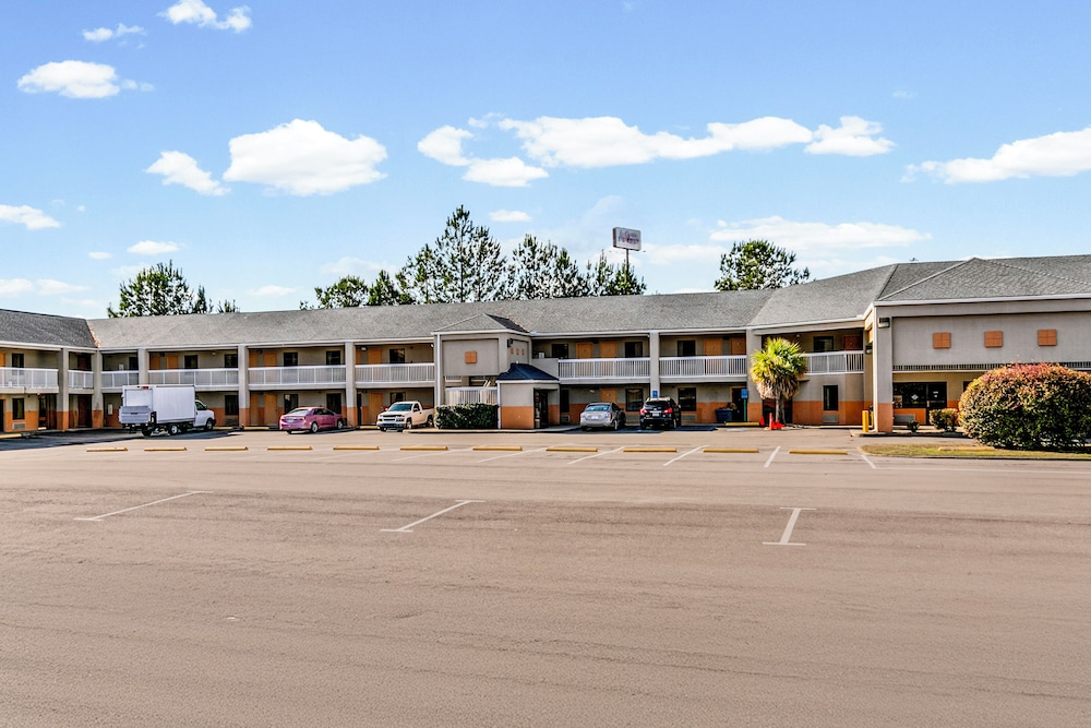 Magnolia Inn Townhouse Hattiesburg MS I-59 6/60