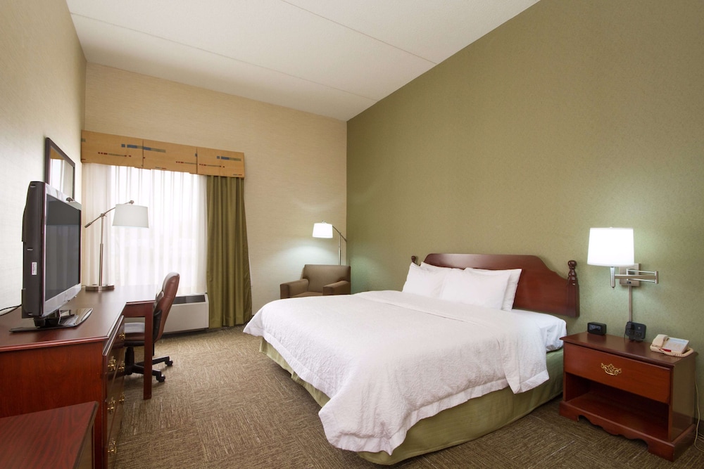Hampton Inn Buffalo South I 90 13/51