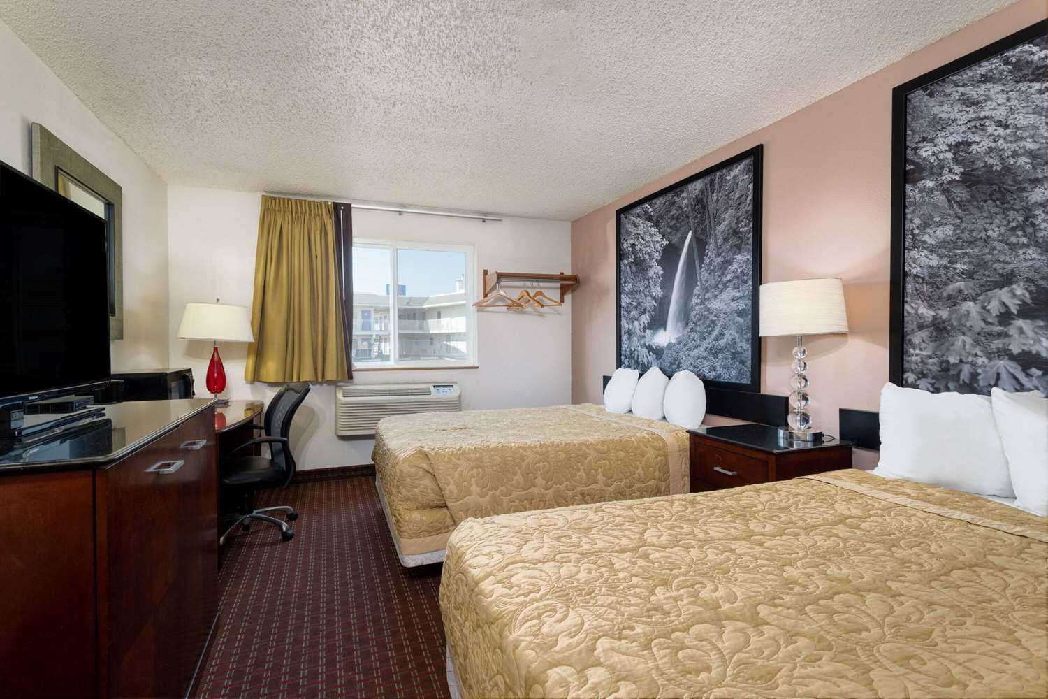 Super 8 by Wyndham Pendleton 7/22