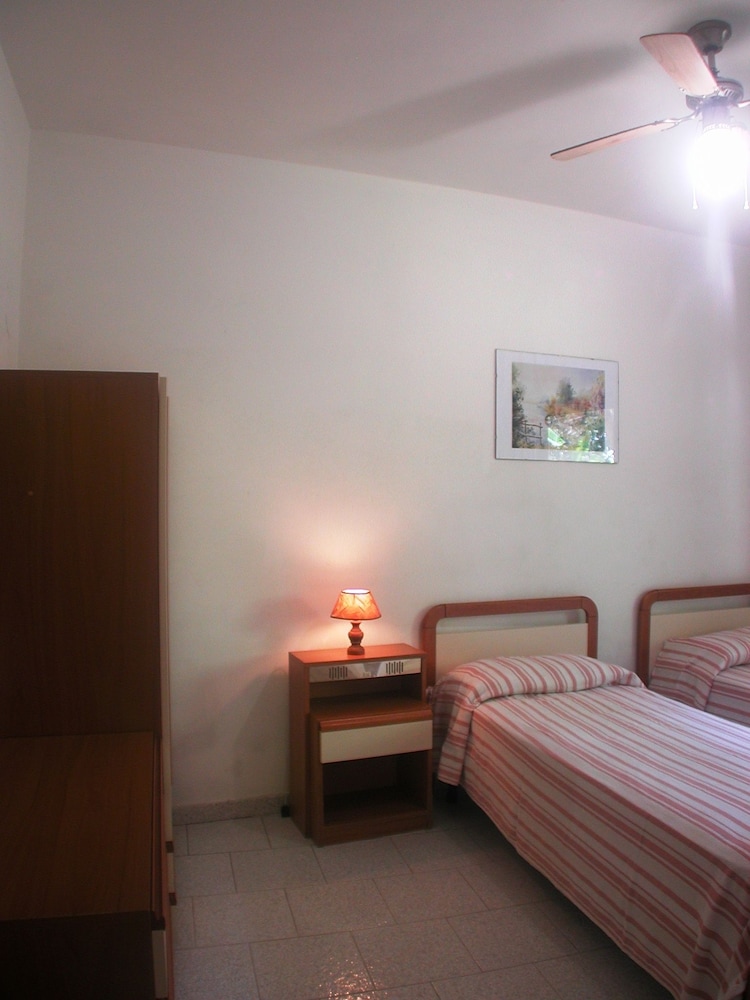 2 BEDROOMS, BASIC, APARTMENT, GARDEN VIEW
