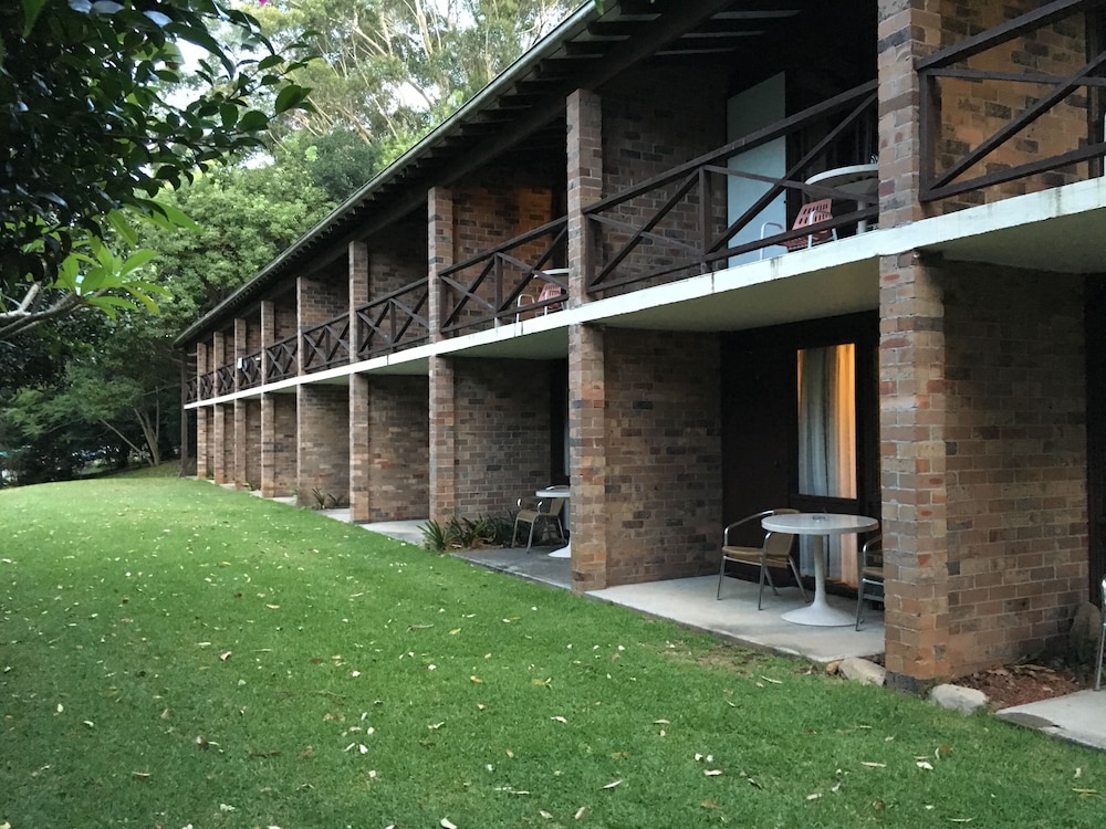 Avoca Beach Hotel 41/45