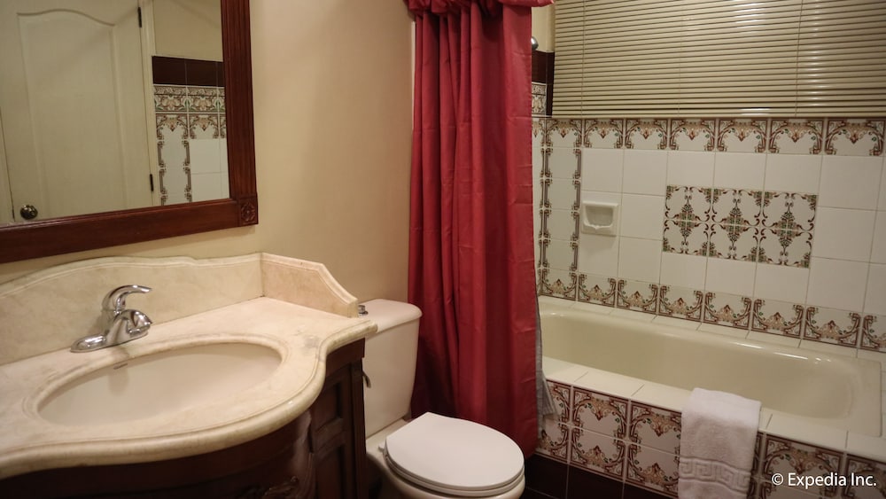 Sophia Suites Residence Hotel 43/45