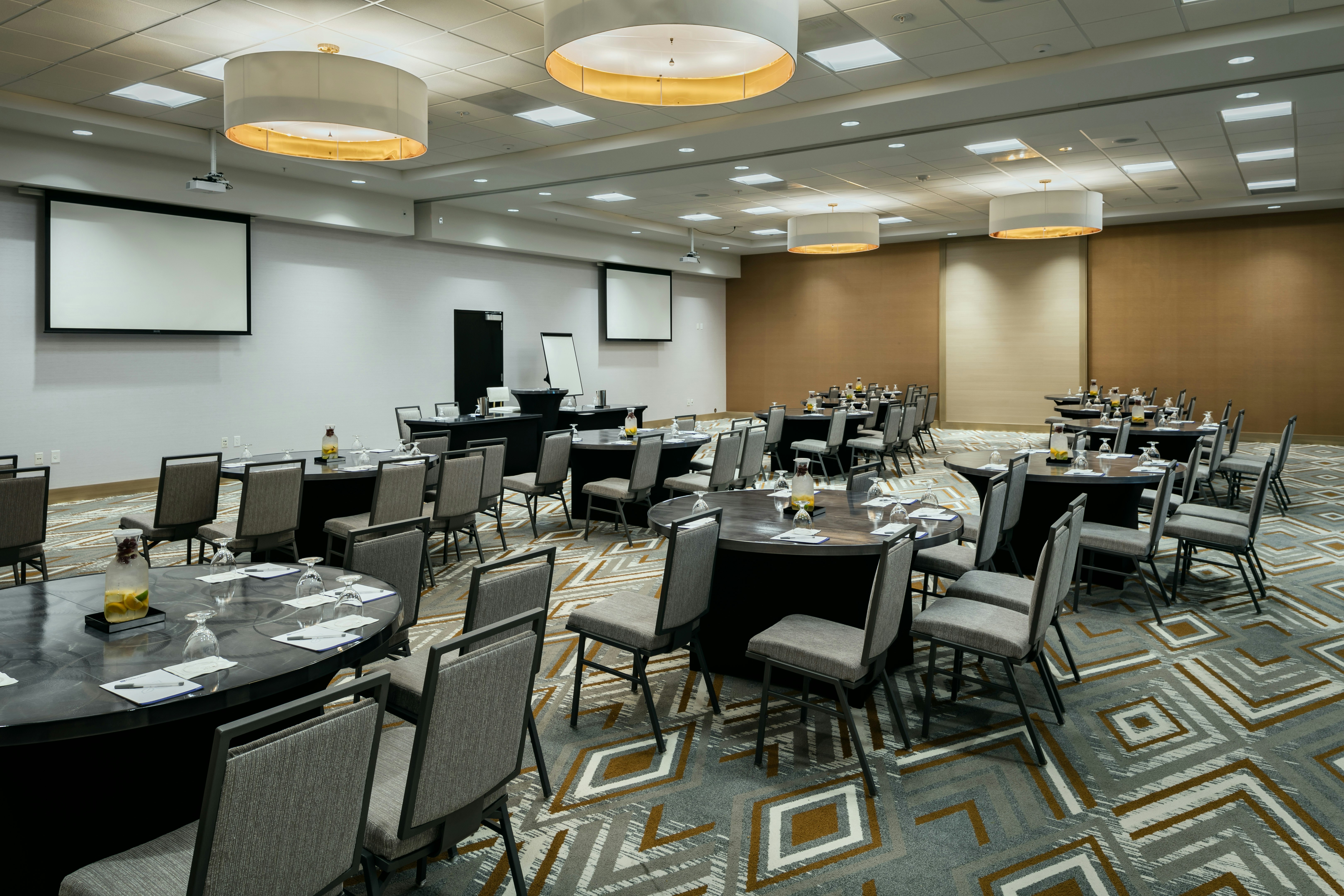 Hilton Garden Inn Seattle Bellevue Downtown 60/70