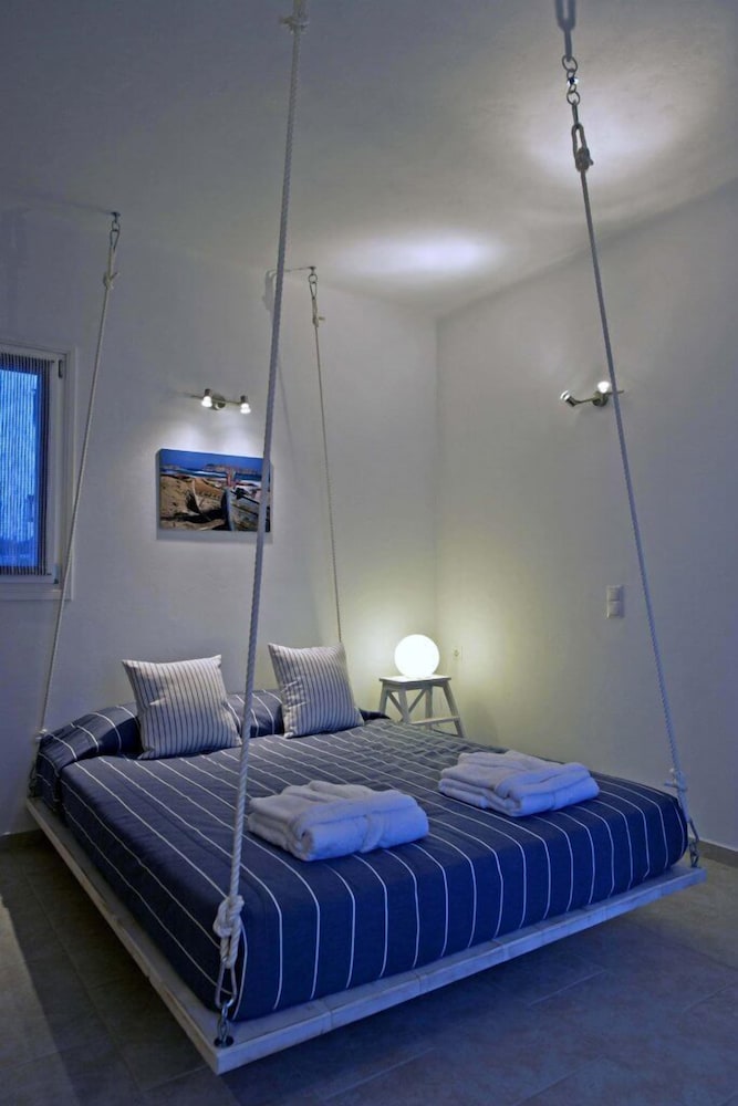 BLUE MARE VILLAS 11/48