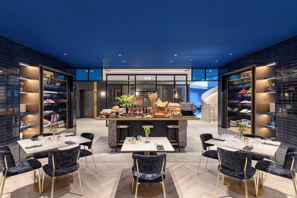 Hotel Indigo Melbourne Little Collins by IHG 36/48