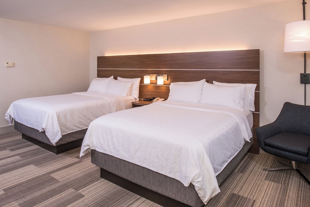 Standard, 2 Queen Beds