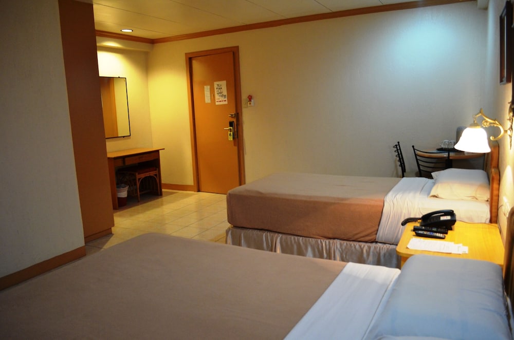 Elegant Circle Inn 11/71