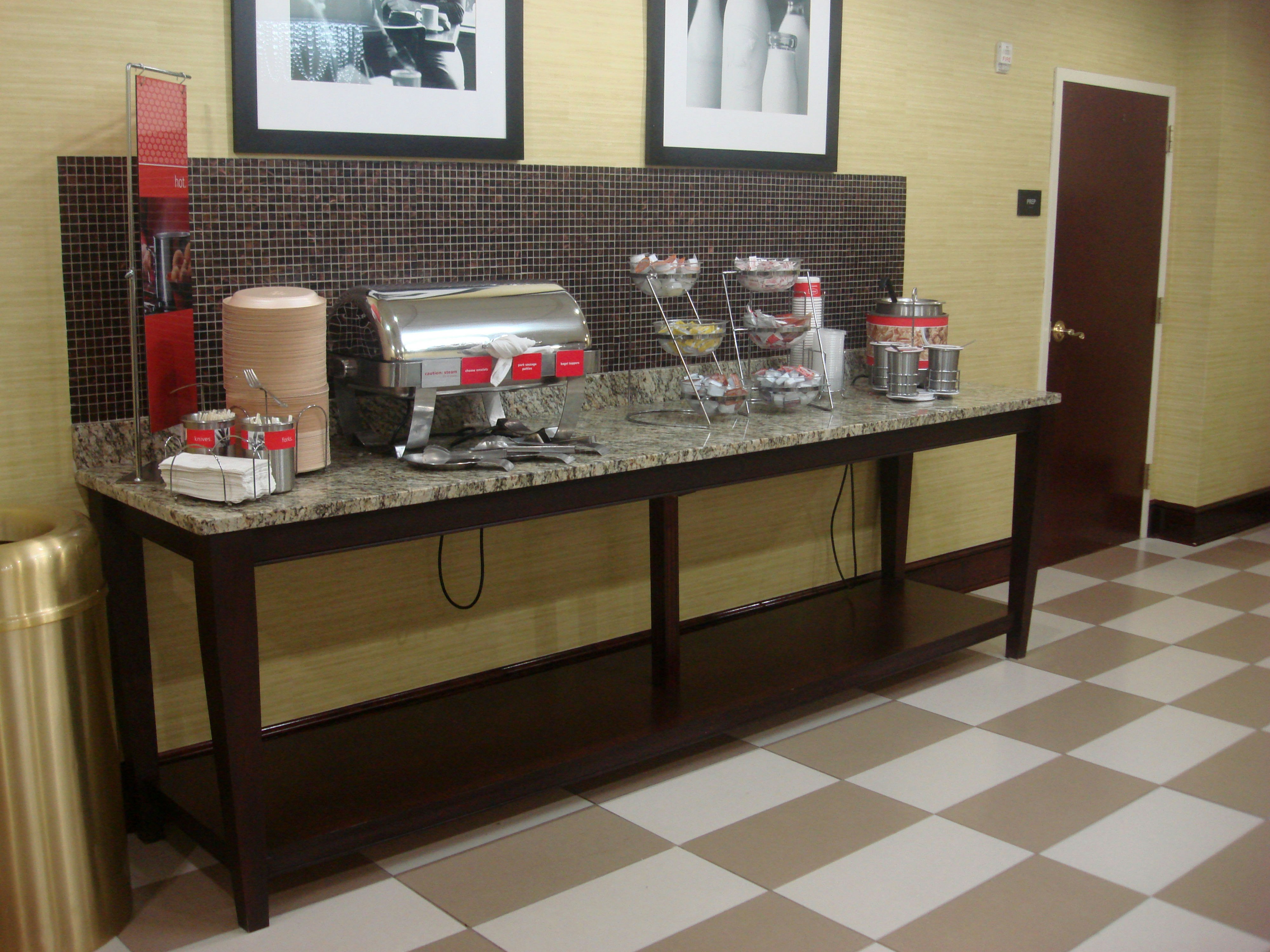 Hampton Inn Atlanta-Fairburn 11/74