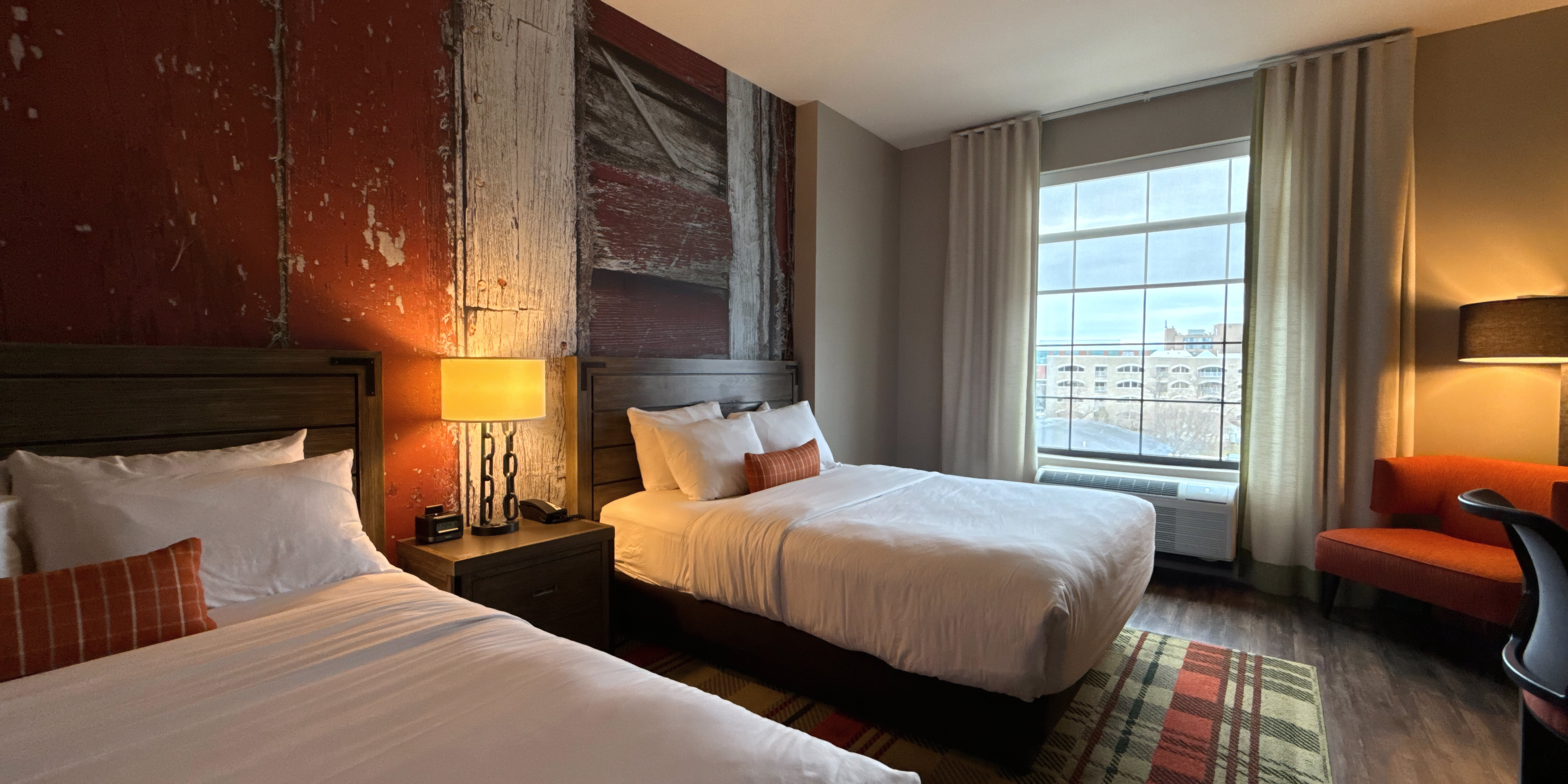 HOTEL INDIGO TRAVERSE CITY 12/78