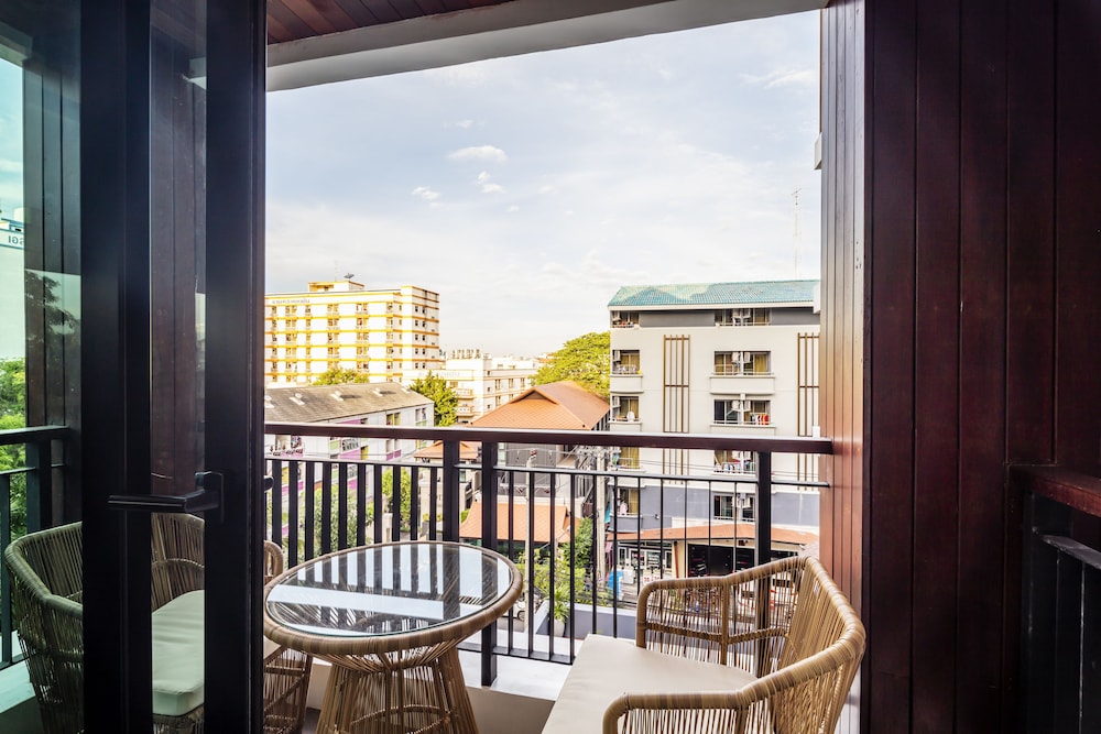 Grand Sala Thai 40/50