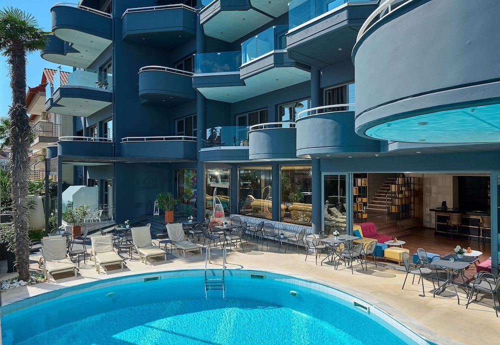 Mediterranean Resort Hotel 7/60