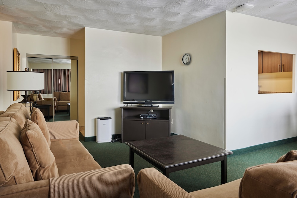 THE BUSINESS INN 40/60