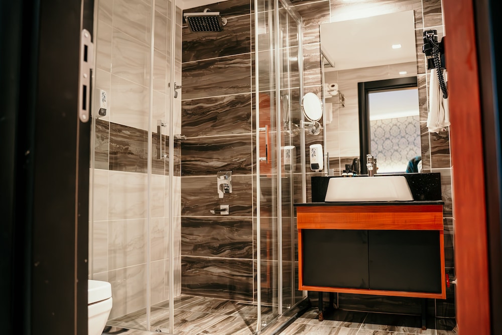 Grand Vaves Hotel 58/58