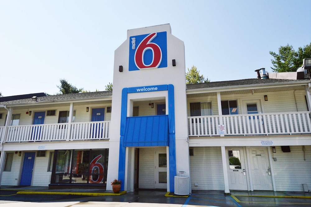 Motel6 Nashua, NH - North 46/58
