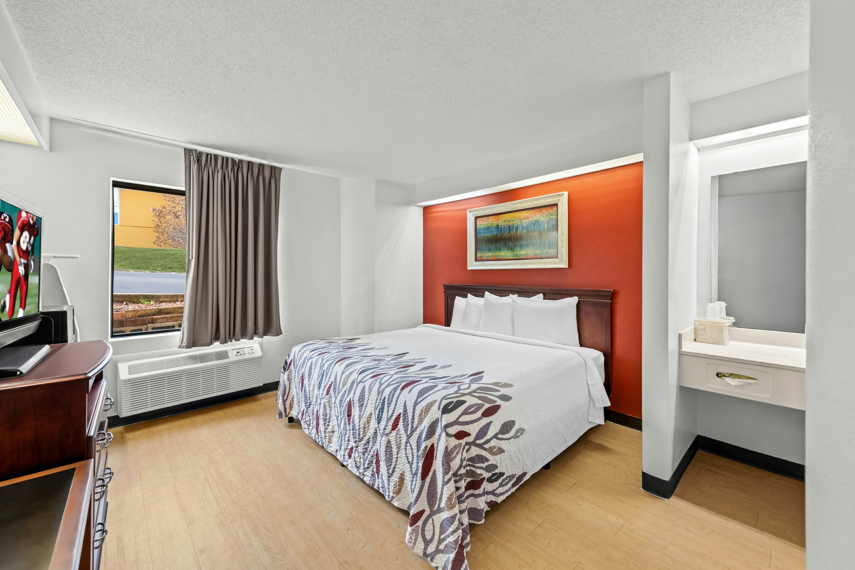 NON-SMOKING SUPERIOR 1 KING BED MICRO-FRIDGE