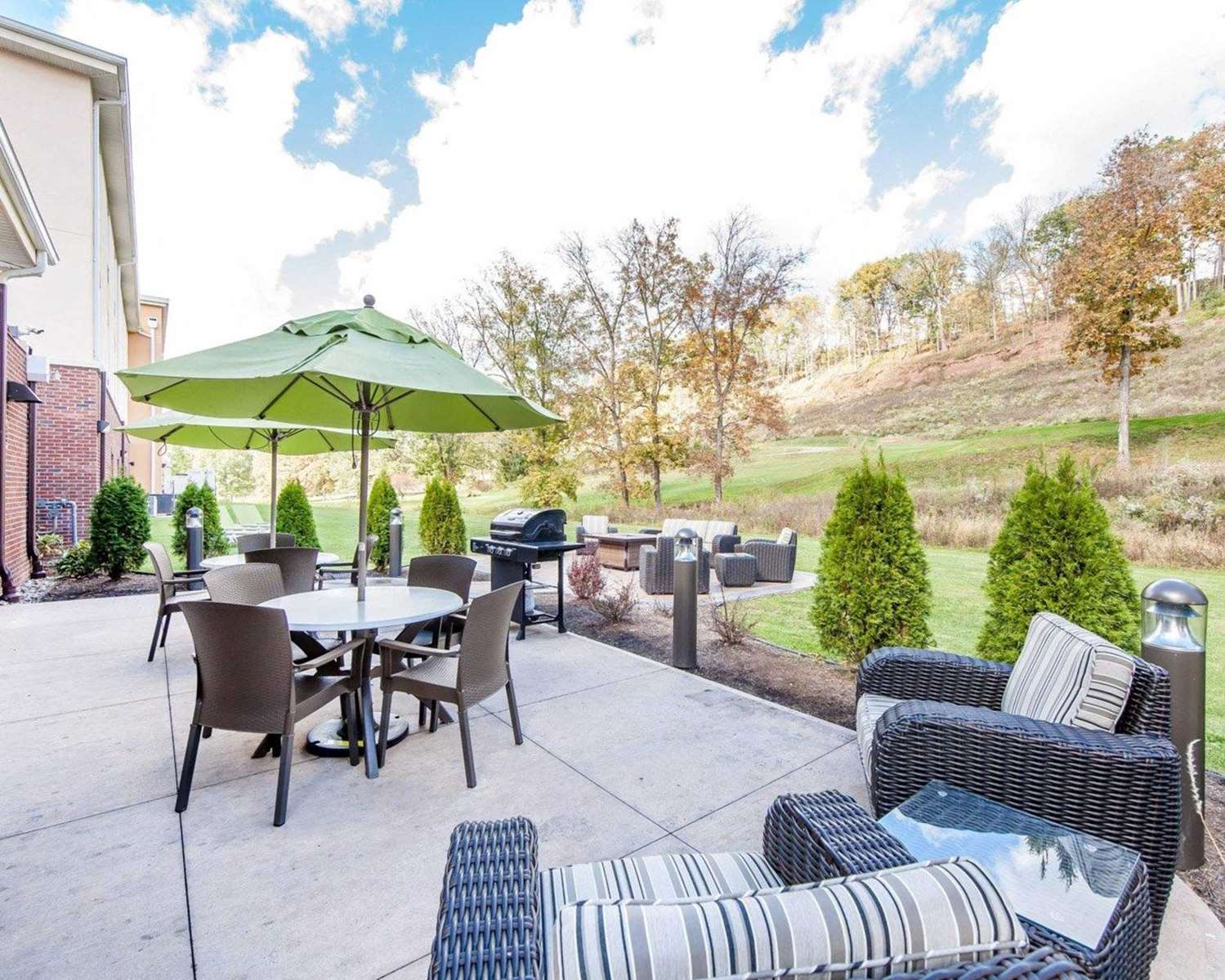 Comfort Suites Marietta Parkersburg 34/49