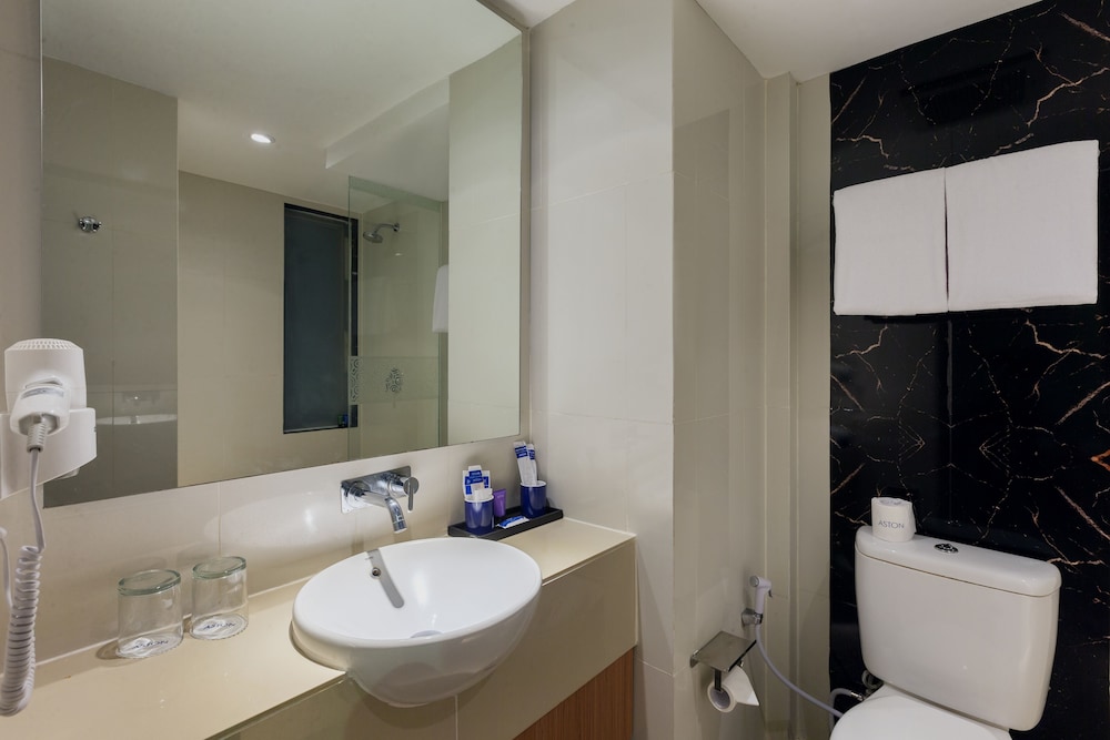 Aston Inn Cilacap 44/49