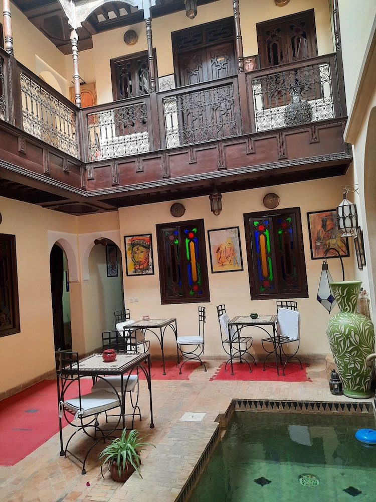 Riad Aubrac 7/75