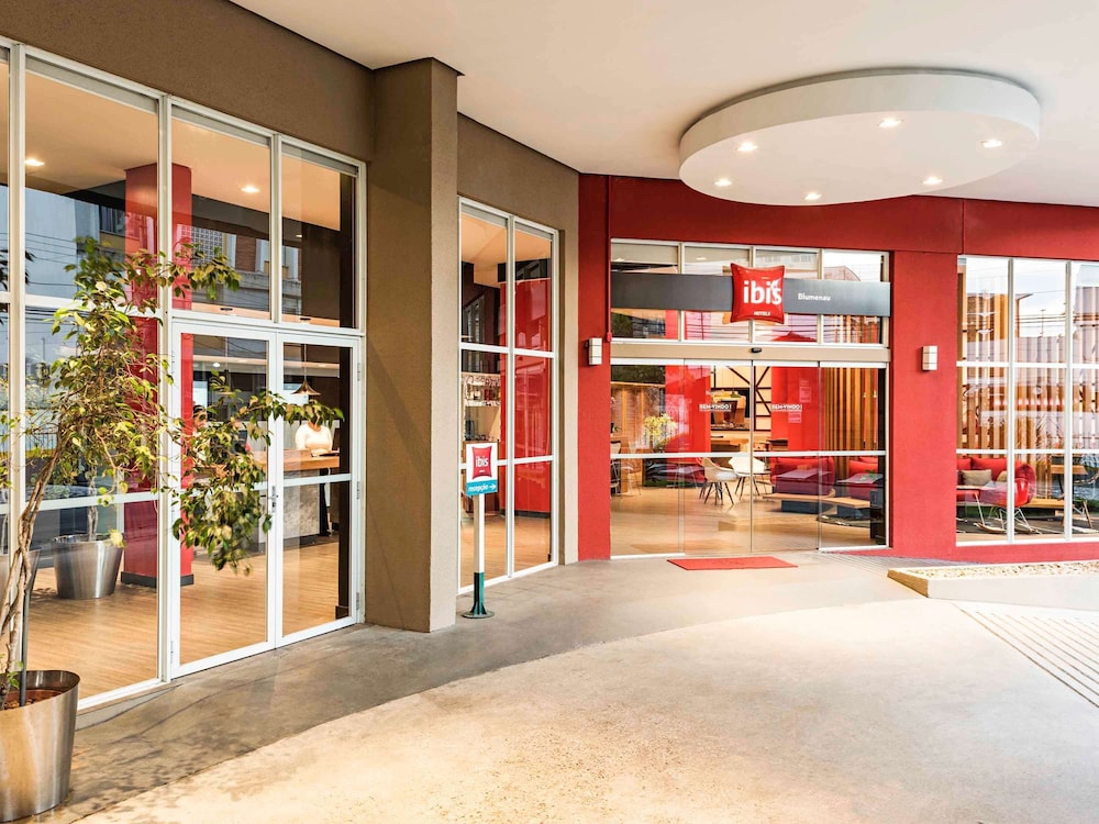 Ibis Blumenau 52/66