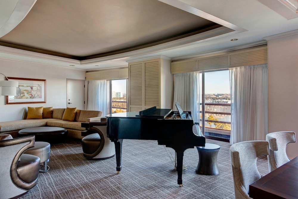 Marriott Marina Del Rey 32/48