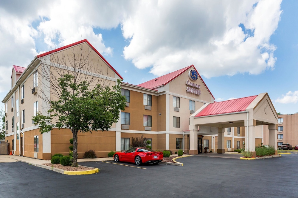 Comfort Suites Near I-80 And I-94 1/39