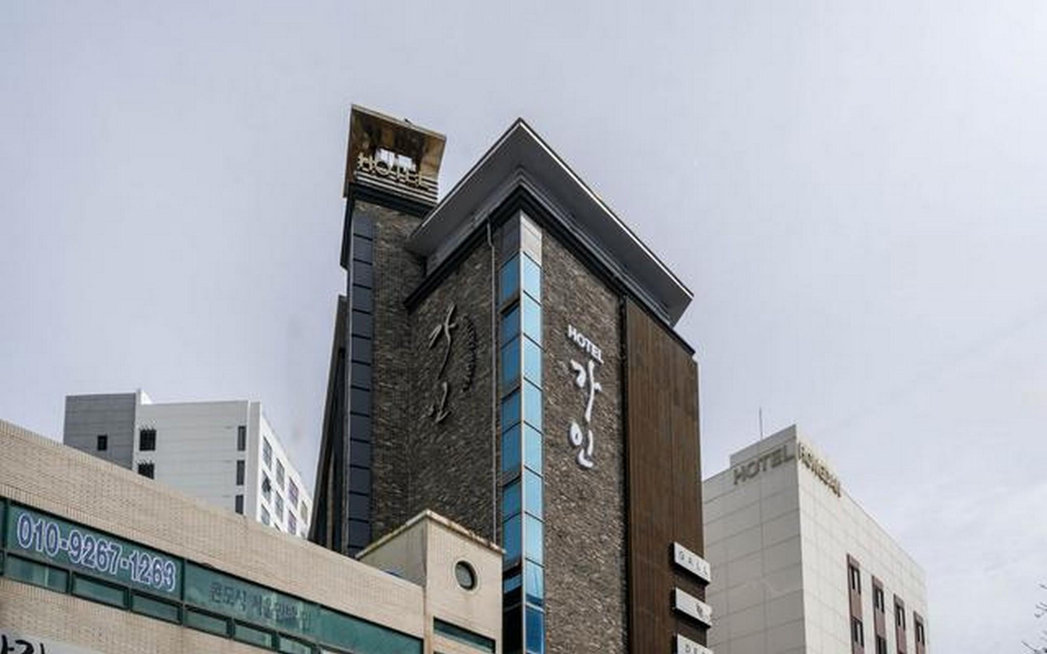 Gain Hotel 7/64