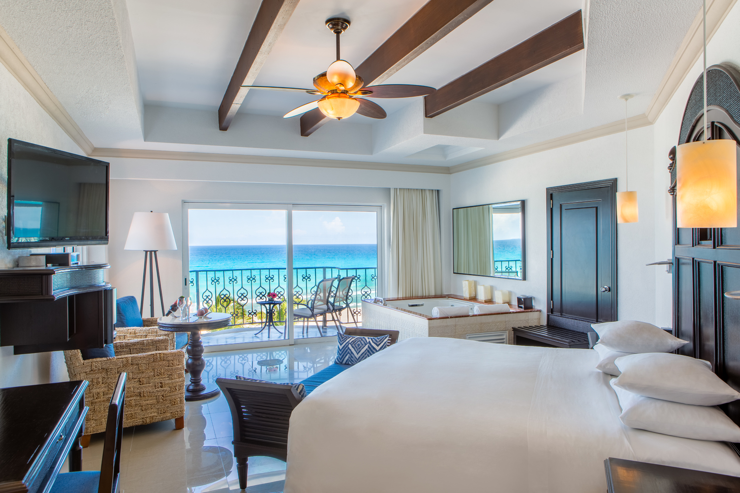 LUXURY, SUITE, KING BED, OCEAN FRONT