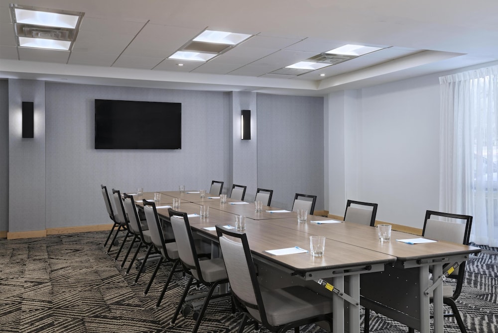 Hyatt Place Austin/Arboretum 62/69
