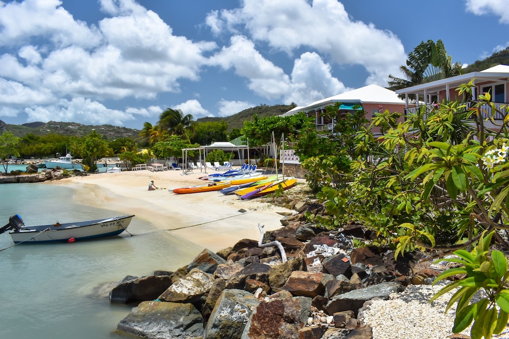 Catamaran Hotel Marina 58/61