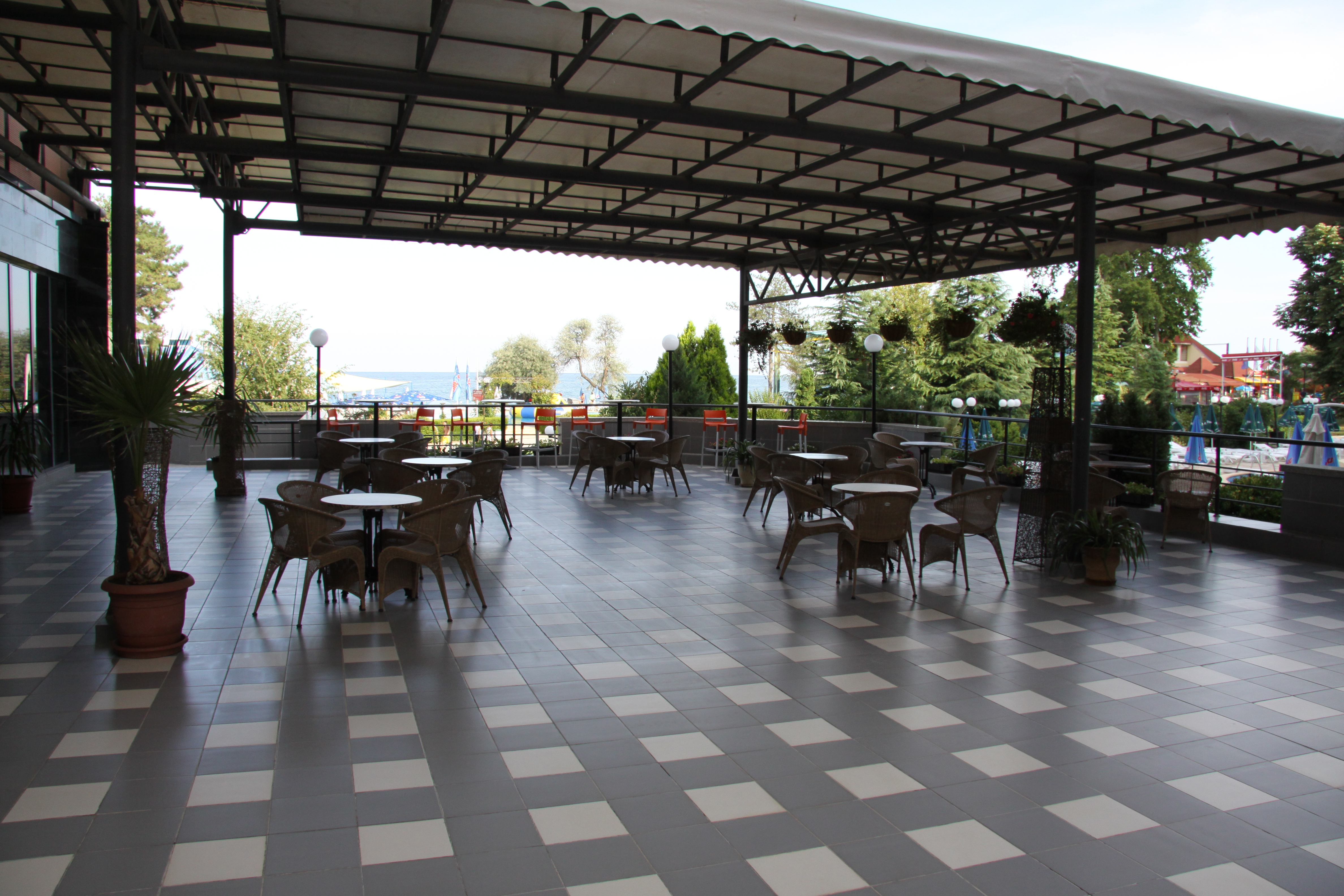 Lilia Hotel 33/40