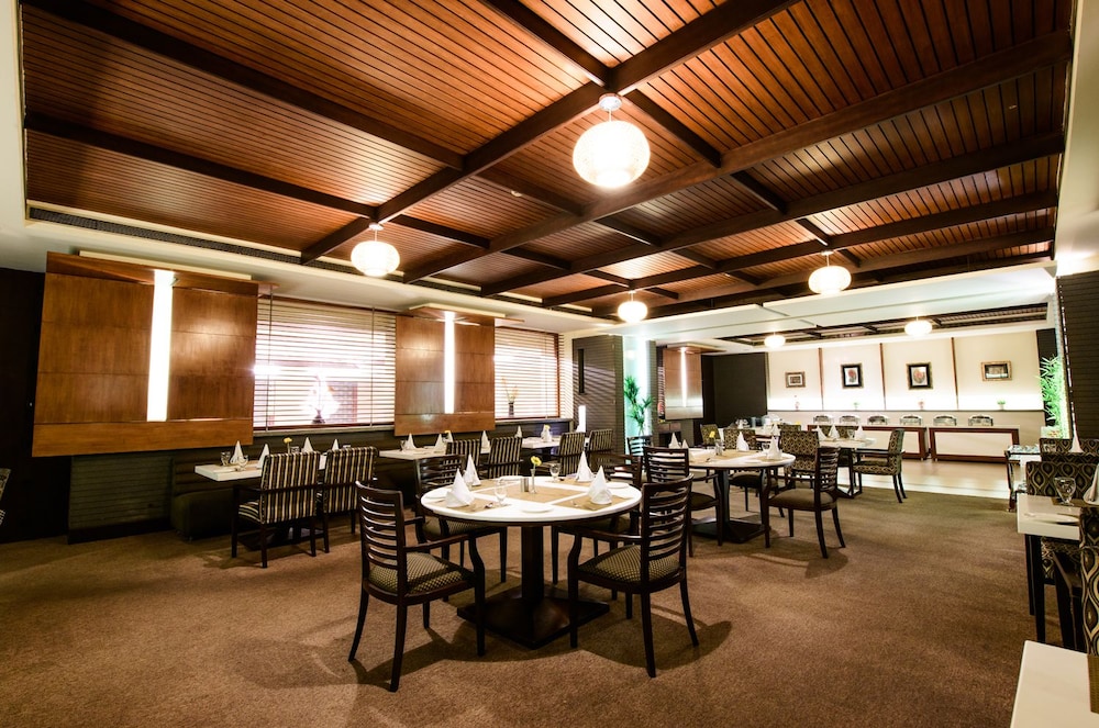 HOTEL MAJESTIC GRAND 14/18