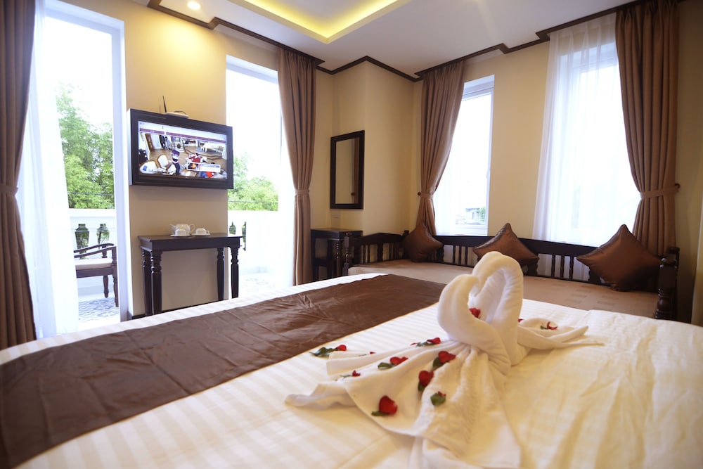 Golden Bell Backpacker Hotel and Pool Bar 31/59