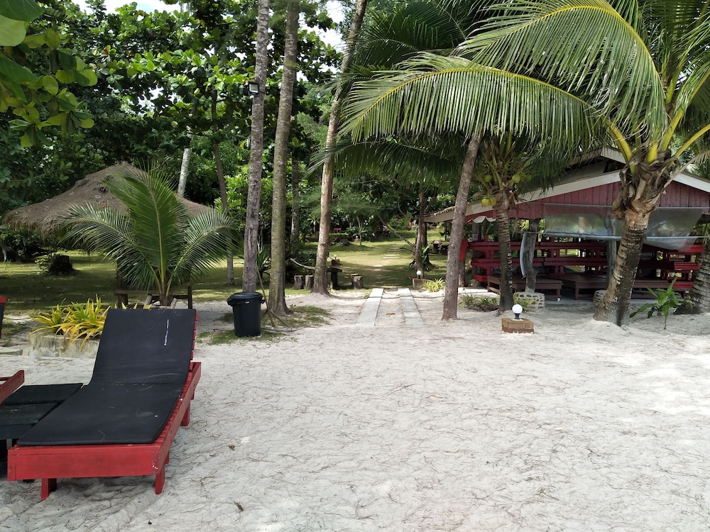 The Sunshine Resort 16/32