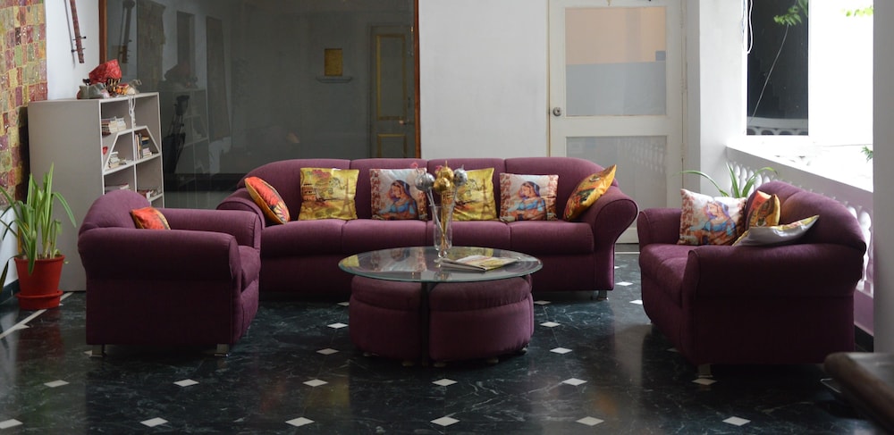 HOTEL POONAM HAVELI 30/50