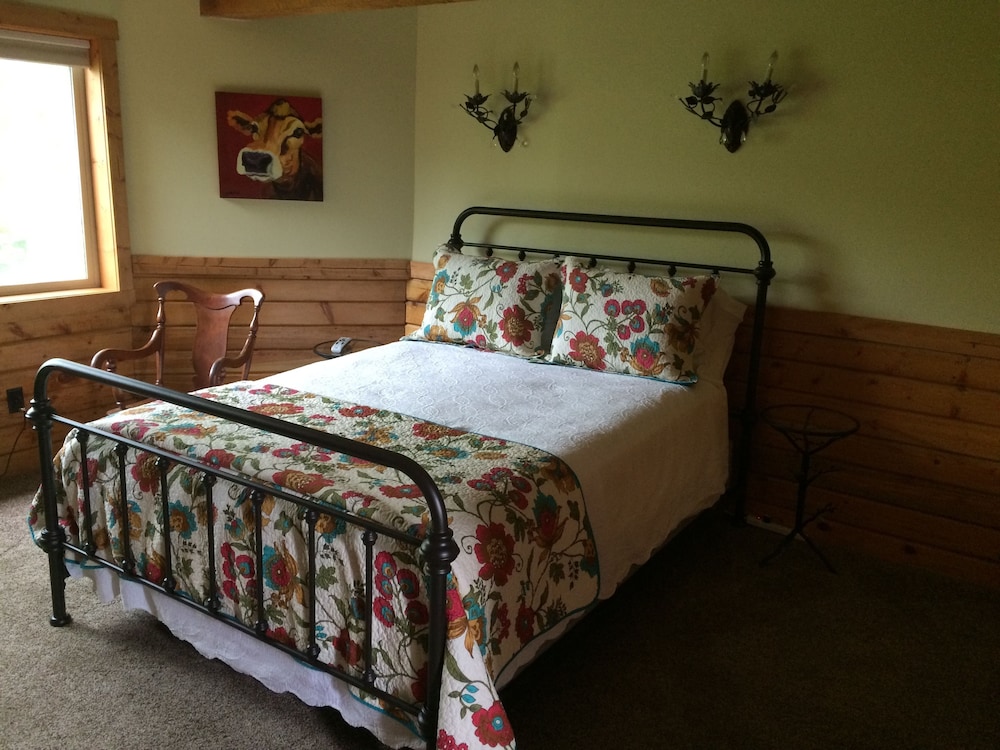 Fin and Feather Inn 13/34