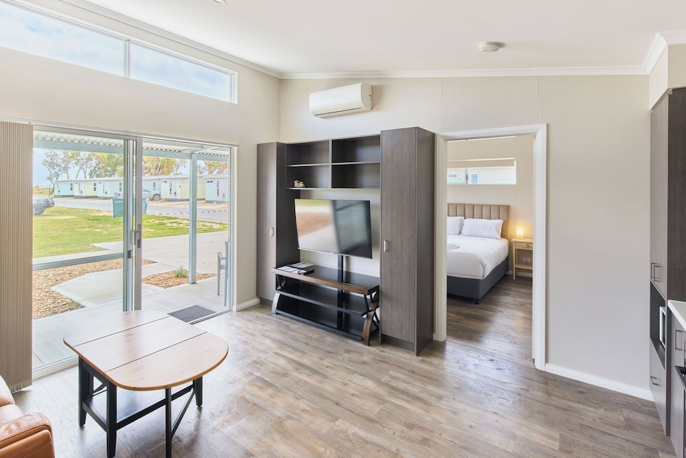 RAC Cervantes Holiday Park 31/60
