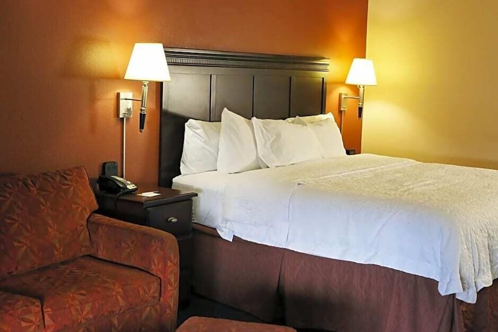 Hampton Inn Bentonville-Rogers 16/50