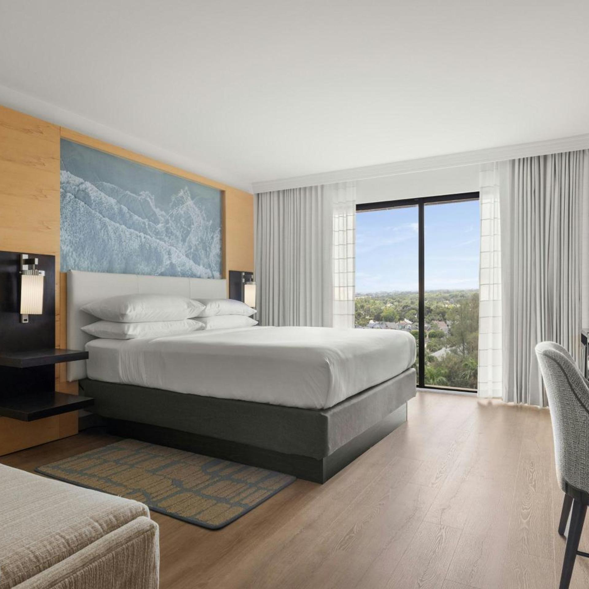 Room, King Bed, Concierge Level